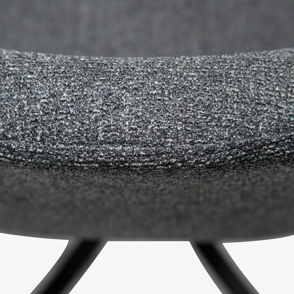 TAVERA | כיסא משרדי מרופד בבד בוקלה בשילוב רגלי מתכת בגוון שחור - Image 11